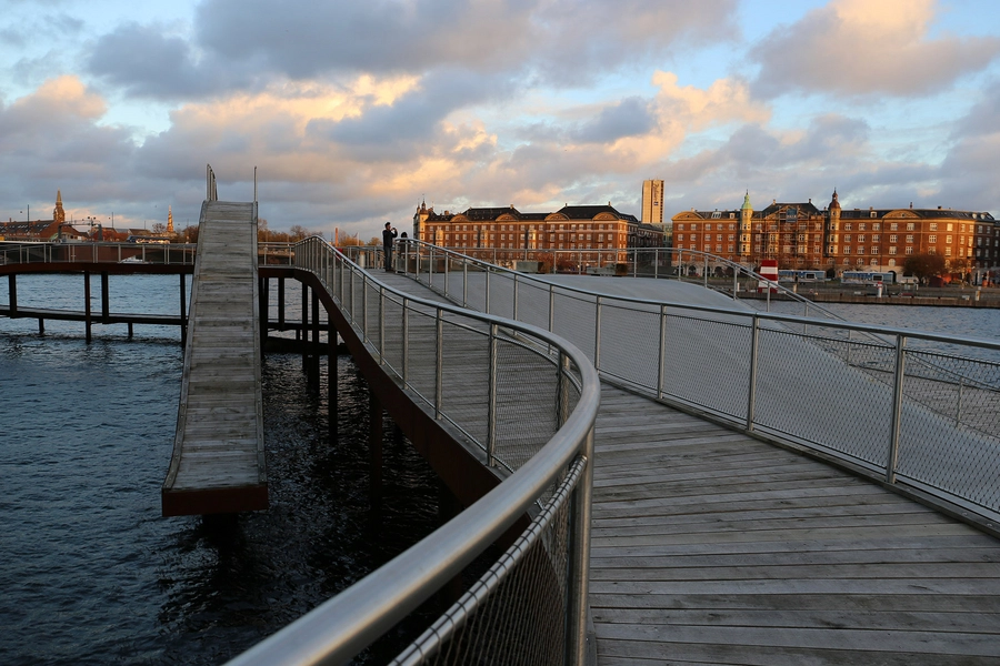 Kalvebod Bølge kajakrutsjebanen set fra nord-vest