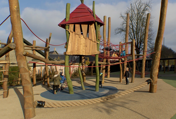 Eventyrøen Fra legepladsen