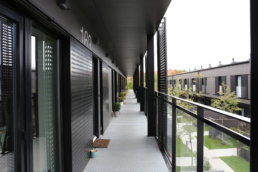 AlmenBolig Grøndalsvænge Allé Svalegang udsigt