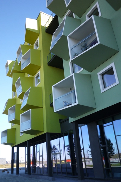 Ørestad Plejecenter Facadeudsnit, balkoner, sokkel-motiv i stueetage