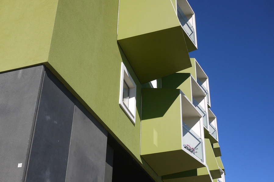 Ørestad Plejecenter Facadeudsnit, balkoner, sokkel-motiv i stueetage