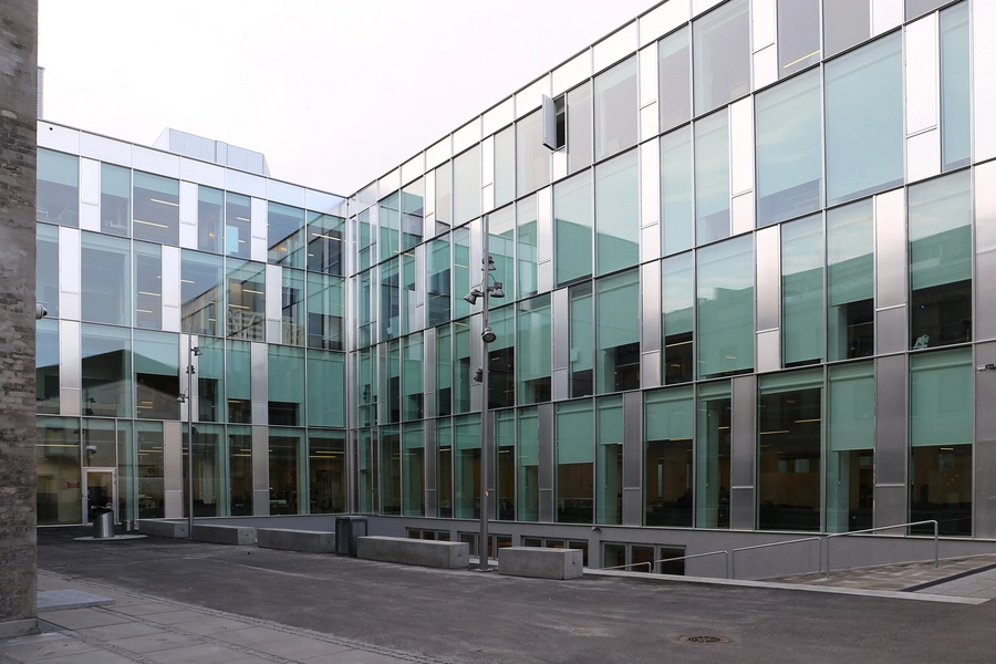 KEA Empire Campus Facade ved indgang Guldbergsgade