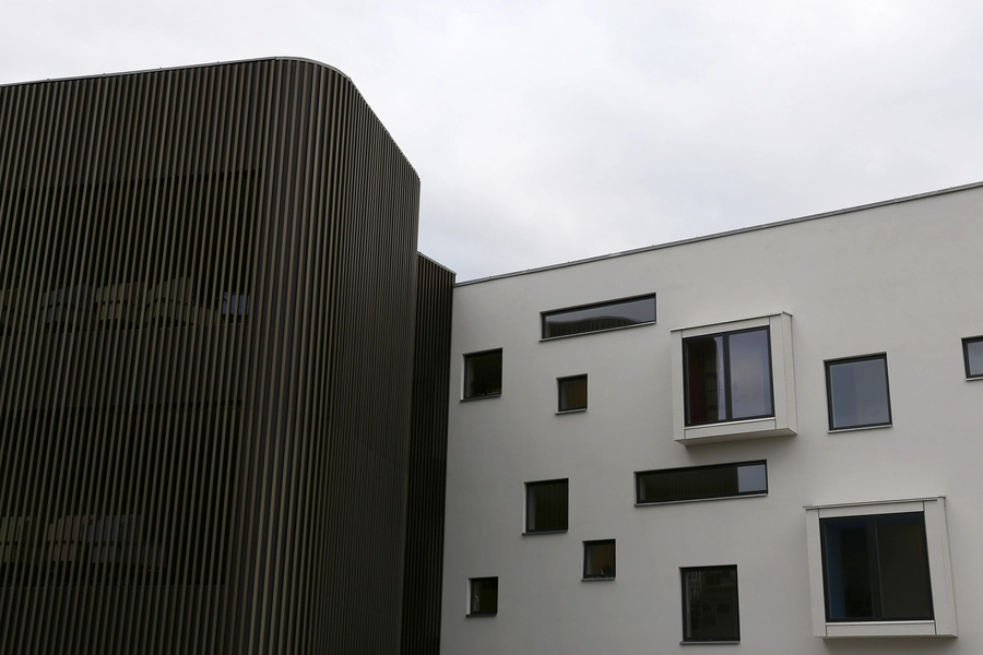 Daginstitutionen Grøndalen Facaderne betår af to tydelige elementer