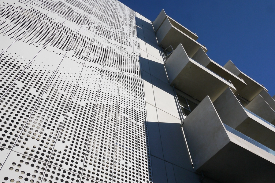 Parkeringshus Ørestad Syd Facaden møder den tilstødende boligbebyggelse