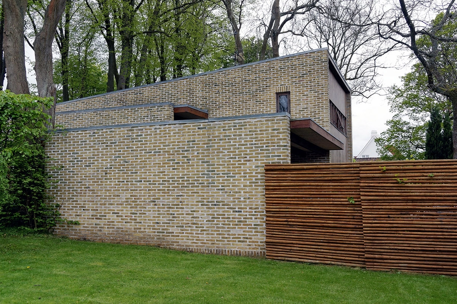 Exners Hus Galvmotiv, tegl og træ