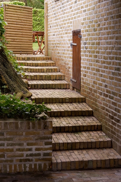 Exners Hus Teglbelægninger i haven