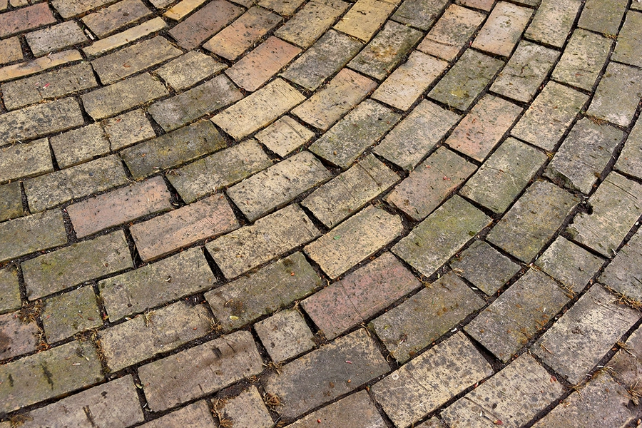 Exners Hus Detalje, teglbelægning