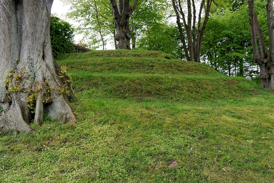 Exners Hus Jernaldergravhøj i haven