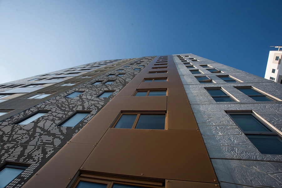 Grundfos Kollegiet Den karakteristiske facade (øst)