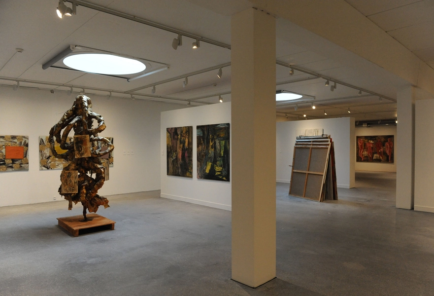 Sorø Kunstmuseum Udstillingslokaler i kælder med ovenlys fra gårdrummet.