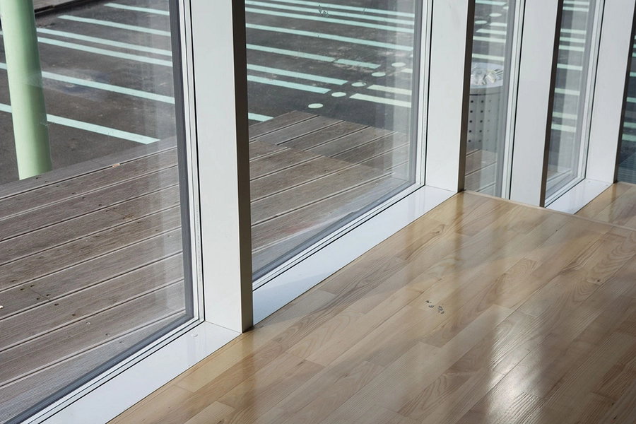 Hal C Detalje, vinduer