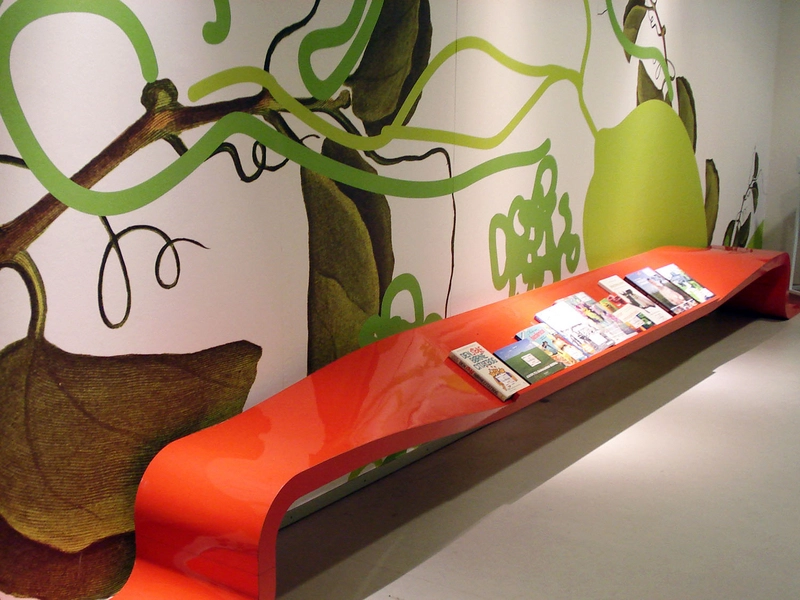 Hjørring Bibliotek Tidsskriftsholder og vægmaleri