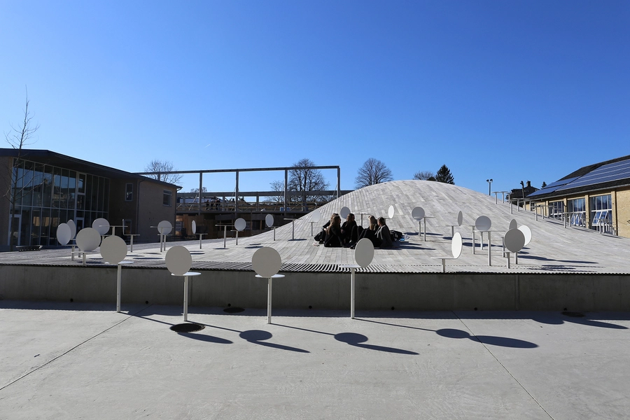 Multihal Gammel Hellerup Gymnasium Hallens tag i gården