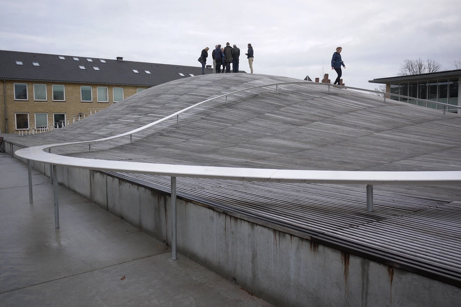 Multihal Gammel Hellerup Gymnasium Kant og bænkelement