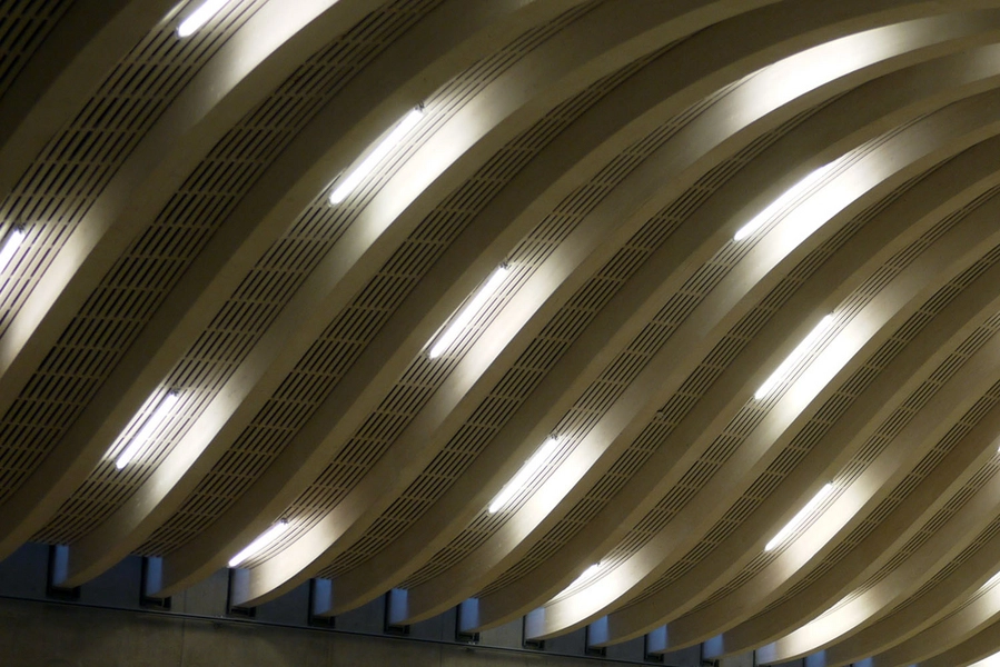 Multihal Gammel Hellerup Gymnasium Tagkonstruktion med lamper