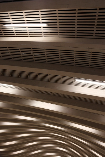 Multihal Gammel Hellerup Gymnasium Tagkonstruktion med lamper