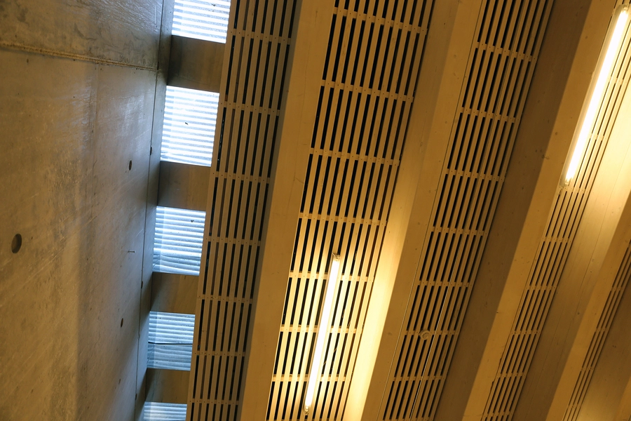 Multihal Gammel Hellerup Gymnasium Naturligt lys og kunstlys