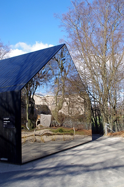 Mirror House - Tårnlegepladsen Sydfacade
