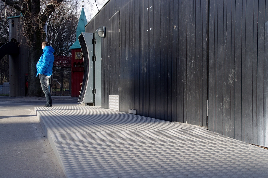 Mirror House - Tårnlegepladsen Handicaprampe