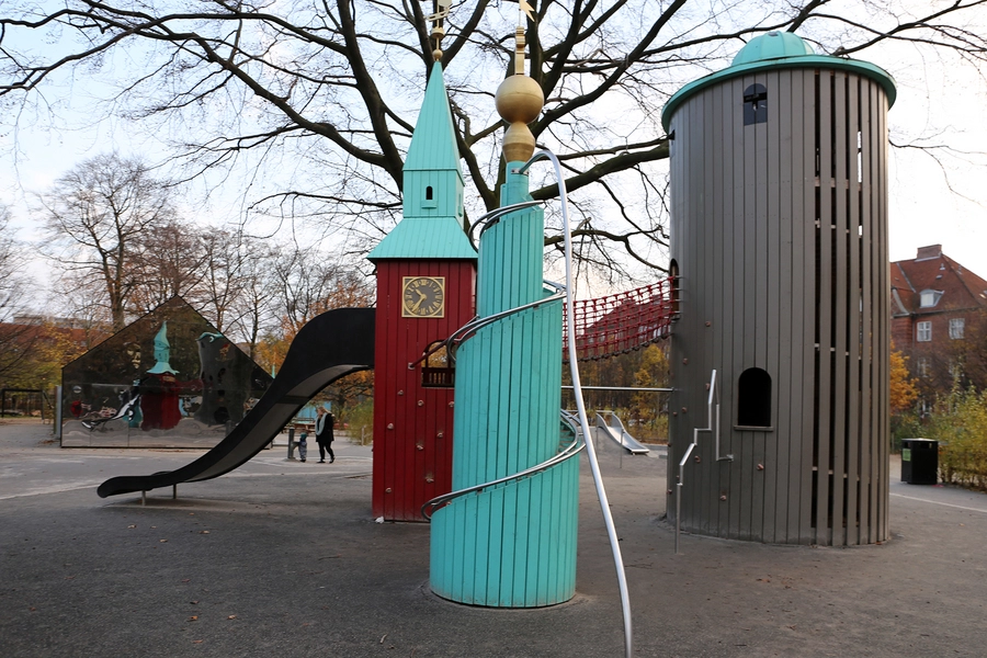 Mirror House - Tårnlegepladsen Tårnlegepladsen