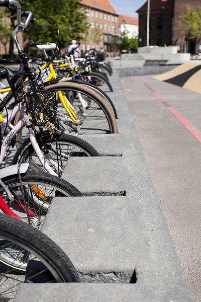 Guldberg Byplads Cykelstativer
