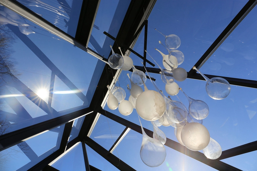 Cisternerne Detalje, glasparti set inde fra