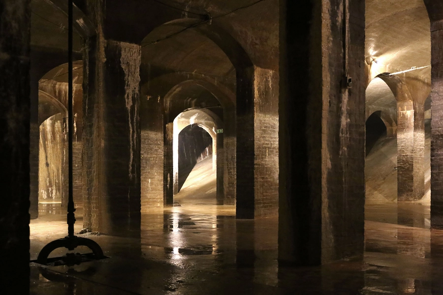 Cisternerne Vælvinger, fugtige gulve