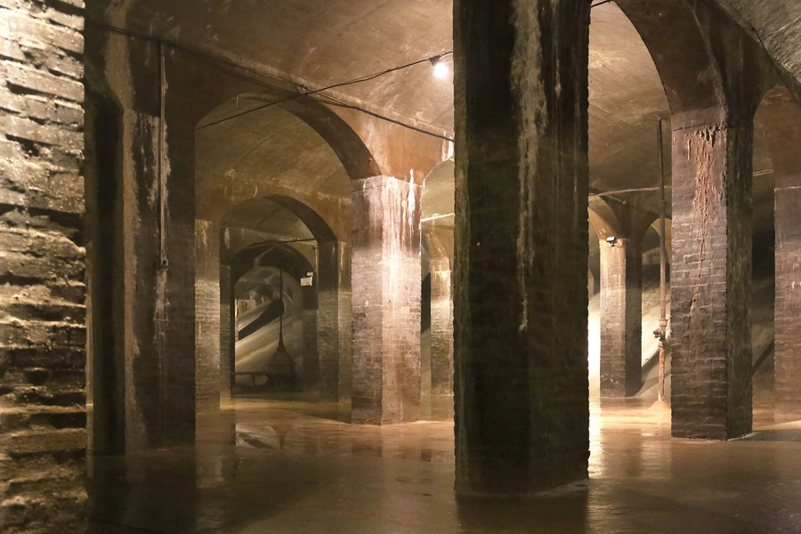 Cisternerne Vælvinger, fugtige gulve