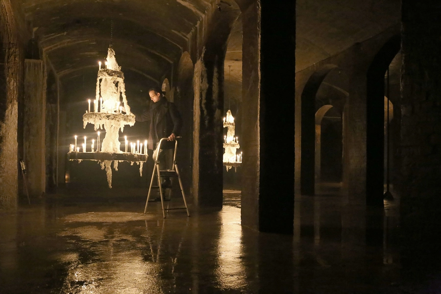 Cisternerne Udstilling af Christian Lemmerz, vælvinger, fugtige gulve