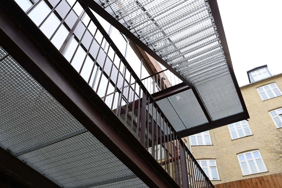 Bording Friskole Trapper i metal