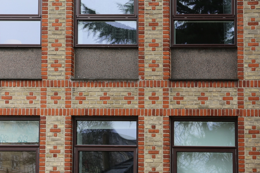 Skt. Johannes Gården Teglmønstre og vinduessætning