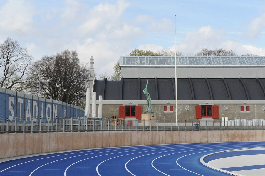 B.93 Tennishal - Sparta hallen Hallens sydlige ende set fra Østerbro Stadion