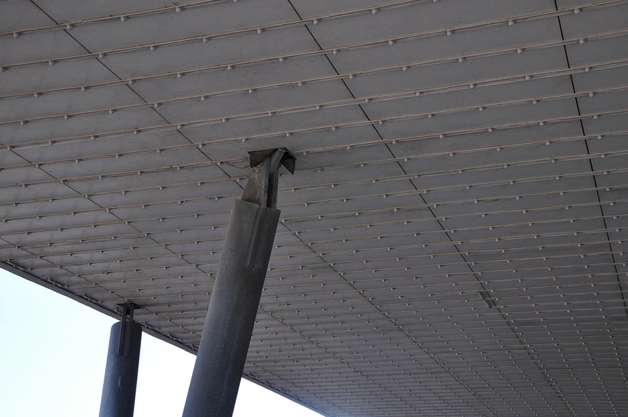 Musikteateret Holstebro Detalje, møde mellem søjle og dæk