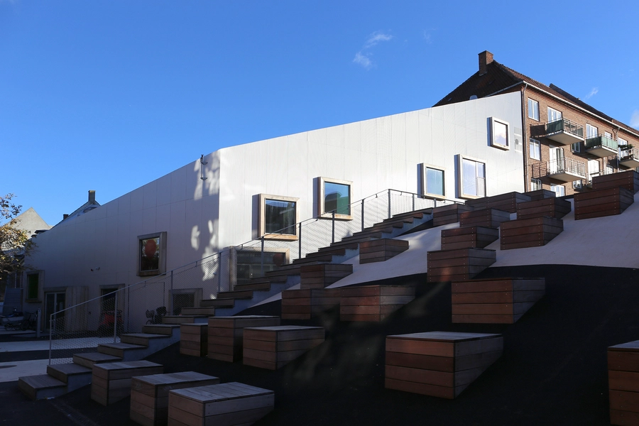 Børnekulturhus Ama'r Facade set fra vest