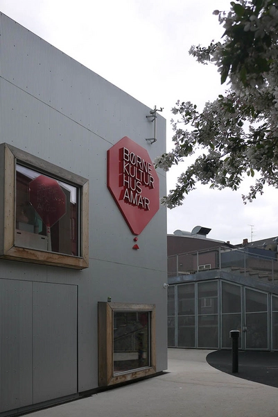 Børnekulturhus Ama'r Facade blik mod vest