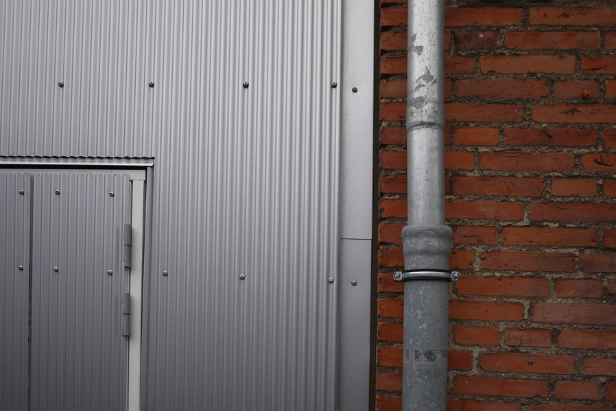 Børnekulturhus Ama'r Detalje, møde med nabohus