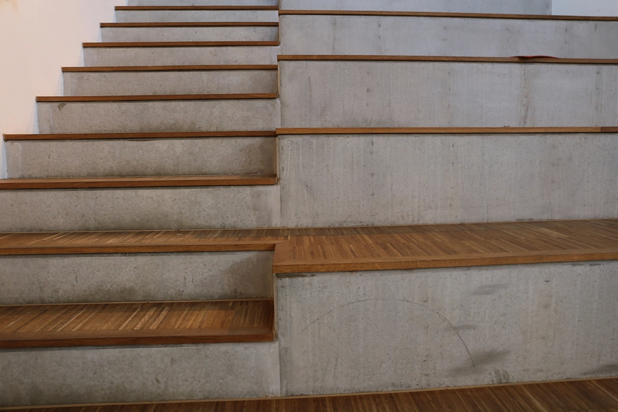 Børnekulturhus Ama'r Detalje, Amfi-trappe