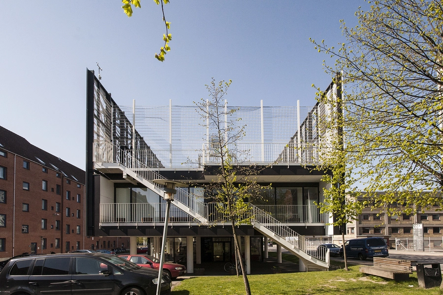 Aktivitetshus Den Grønne Trekant Østfacade og trappe