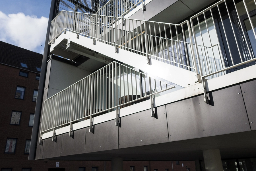 Aktivitetshus Den Grønne Trekant Opgang og terasse