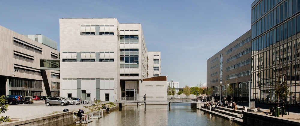 KUA 2, Københavns Universitet Amager, Humanistisk Fakultet View langs kanalen