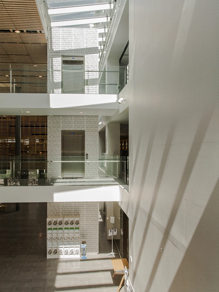 KUA 2, Københavns Universitet Amager, Humanistisk Fakultet Elevatortårn