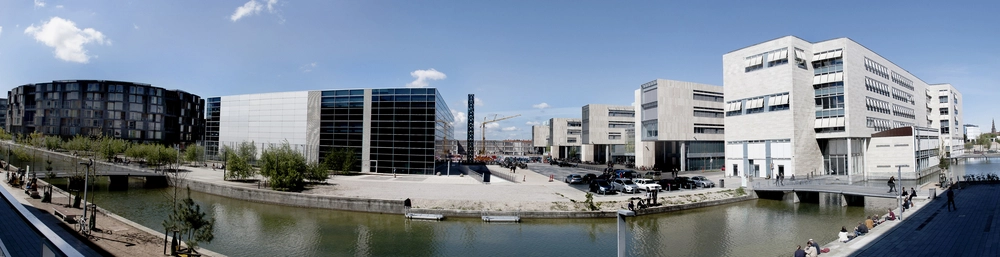 KUA 2, Københavns Universitet Amager, Humanistisk Fakultet Panorama over bebyggelsen med Tietgenkollegiet i baggrunden