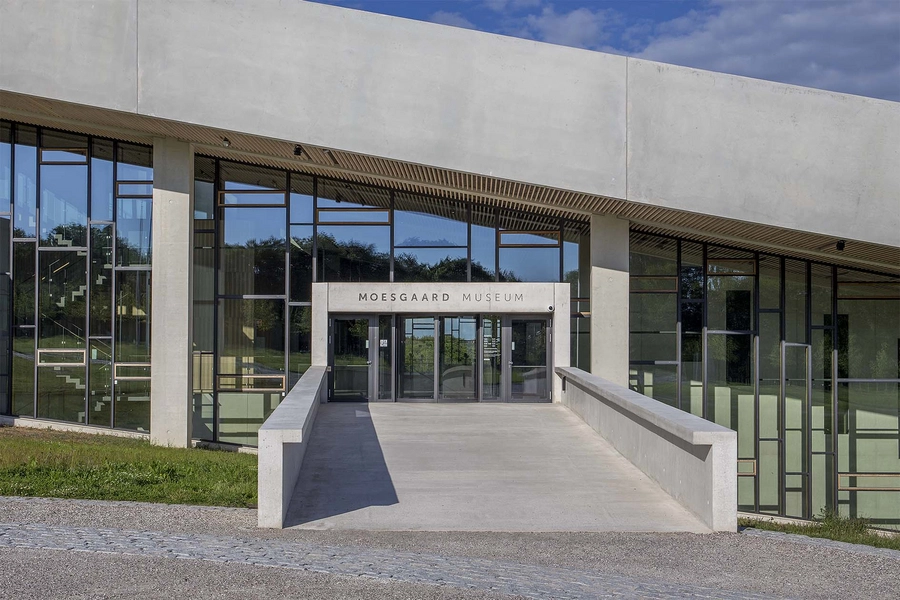 Moesgaard Bro til indgang