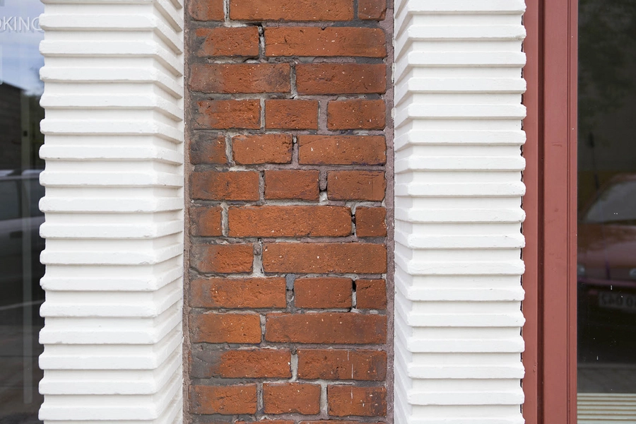 Mosendalgaard Detalje, vinduesindramning