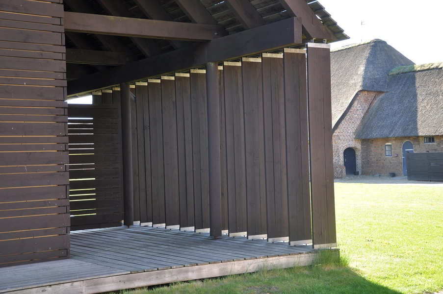 Nørre Vosborg Semi-privat terasse i relation til værelse