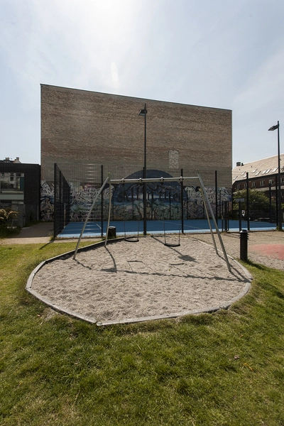 BaNanna Park Gyngestativ og boldbur