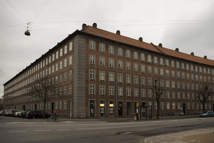 Hornbækhus Bygningen set fra hjørnet af Borups Allé og Humlebæksgade