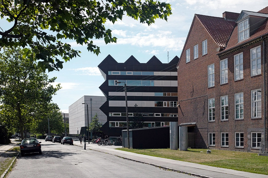 Vanløse skole Den nye bygning "Klimapavillonen" set fra krydset Ålekistevej/Lønstrupvej