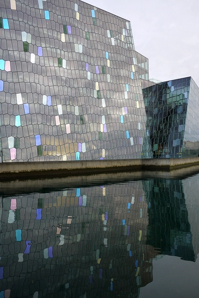 Harpa Spejlinger i havnen, nordfacade