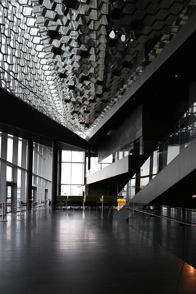 Harpa Foyer set fra indgangen